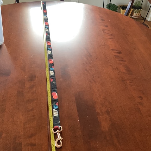 NWOT New Beautiful Flowered 49-1/2” Dog Leash - Picture 5 of 5
